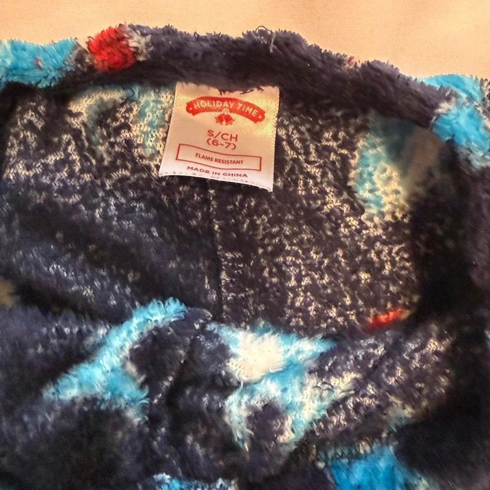 Holiday time boys 6/7 blue shark with Santa hat fuzzy pajama pants
